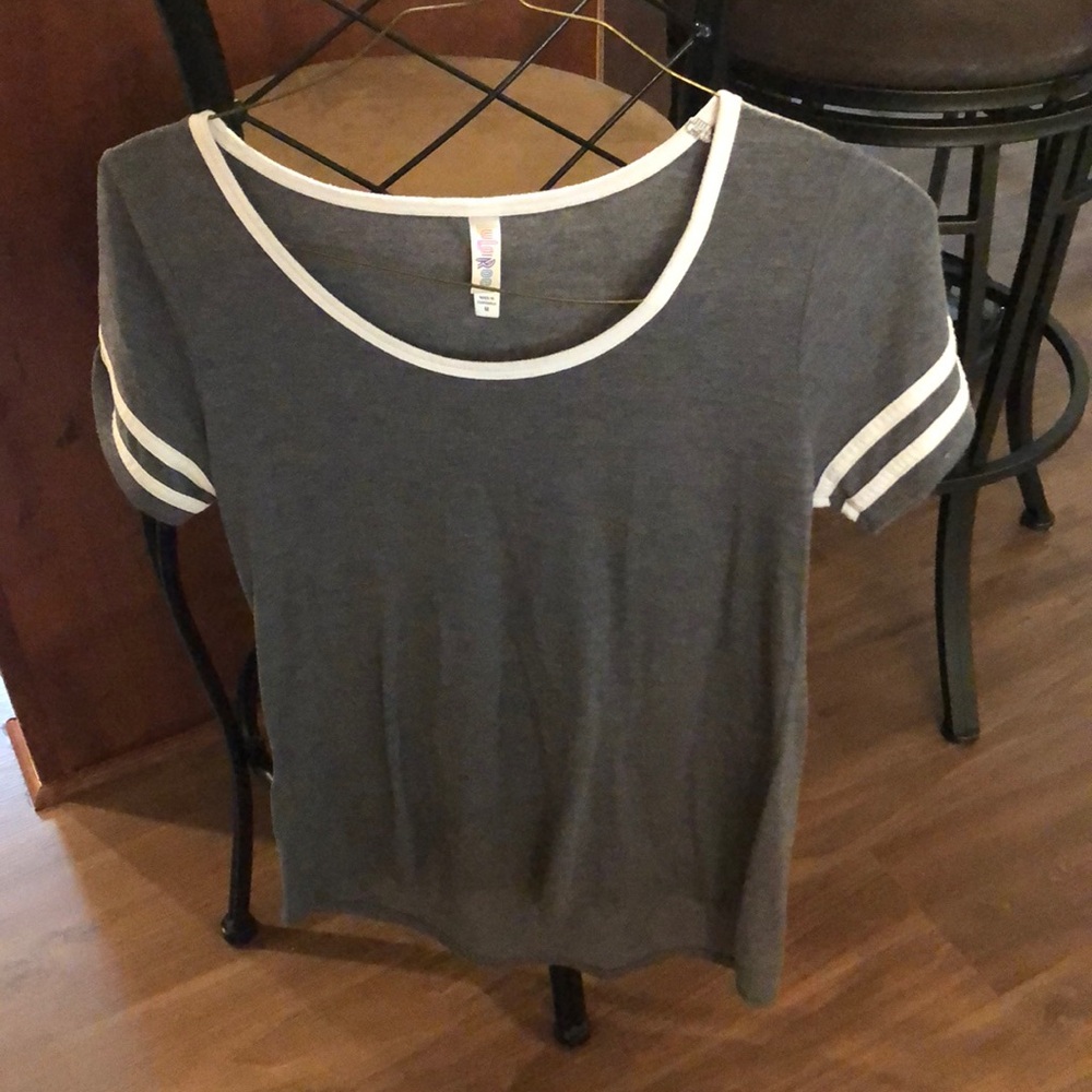 Lularoe Tee size M